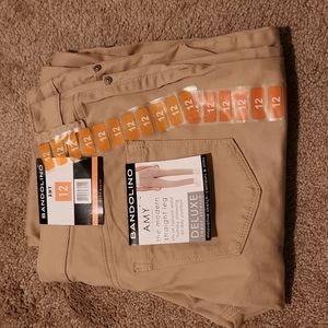 ✨️NWT - Bandolino Kacki Pants